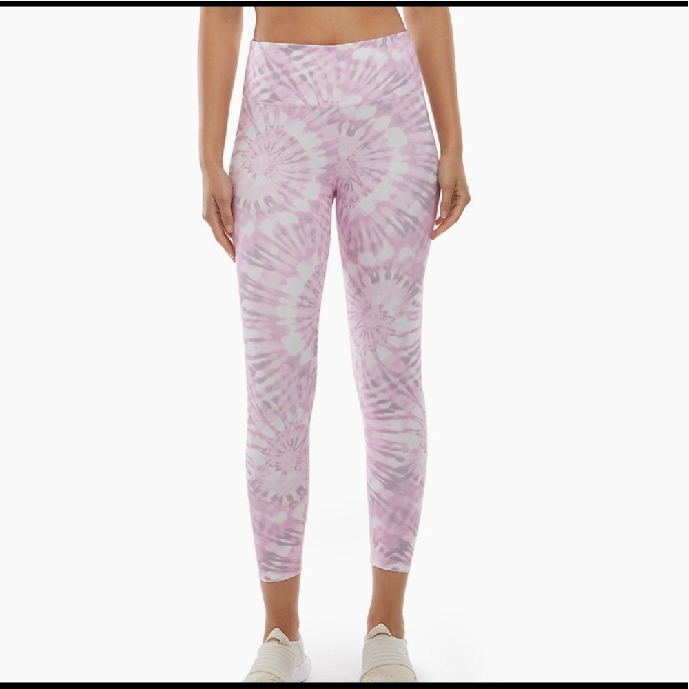 Tie-Dye Swirl! Fabulous leggings’ by Danskin